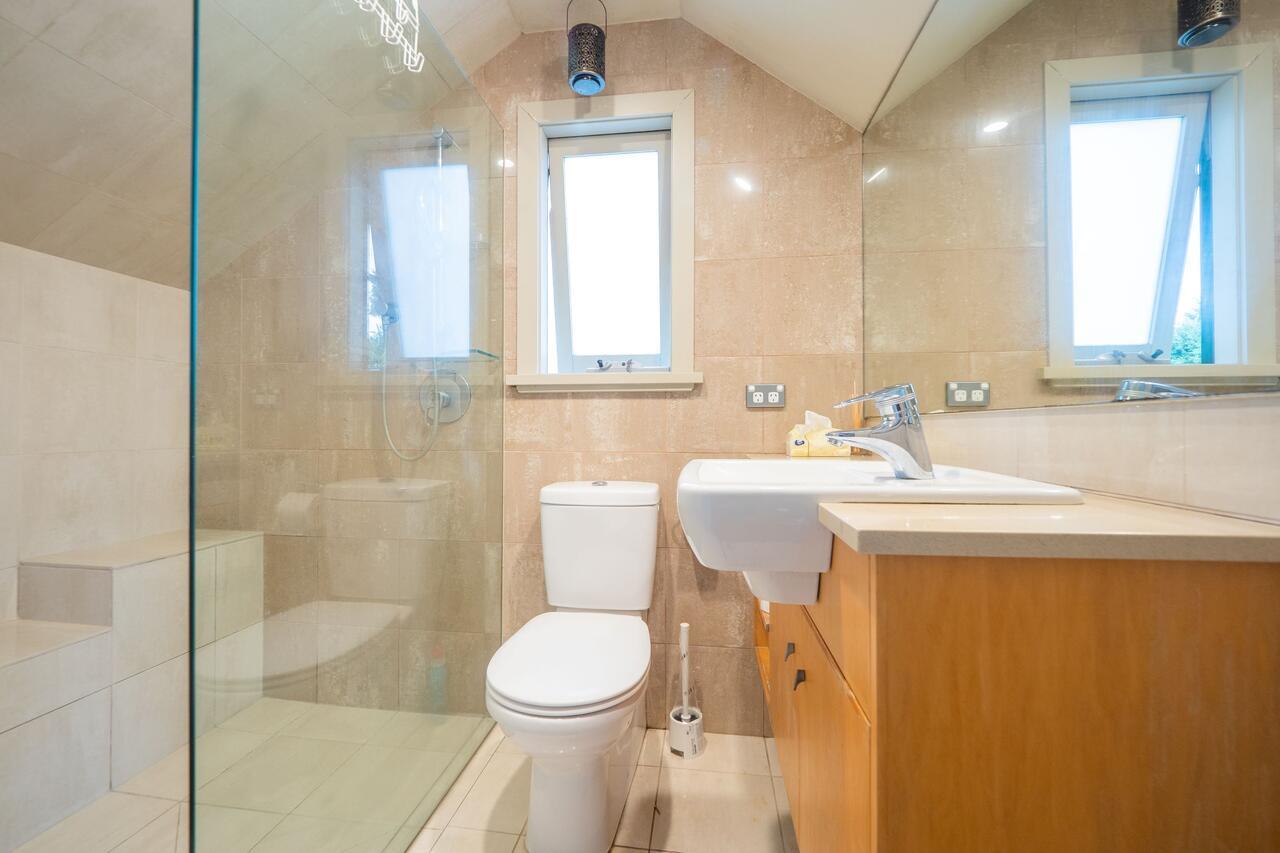 Quiet Private Studio In Strathfield With Kitchenette And Private Bathroom 3Min To Station Sleeps 6 ซิดนีย์ ภายนอก รูปภาพ