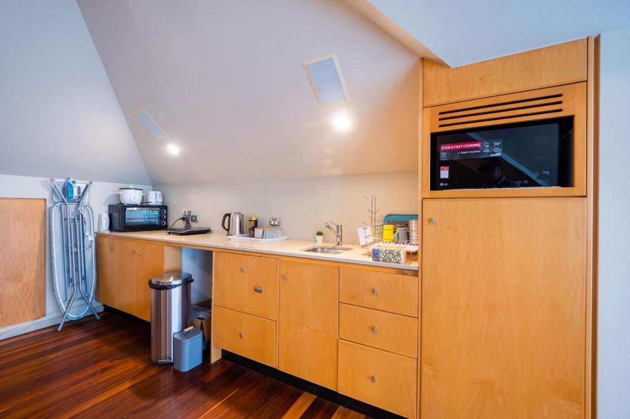 Quiet Private Studio In Strathfield With Kitchenette And Private Bathroom 3Min To Station Sleeps 6 ซิดนีย์ ภายนอก รูปภาพ